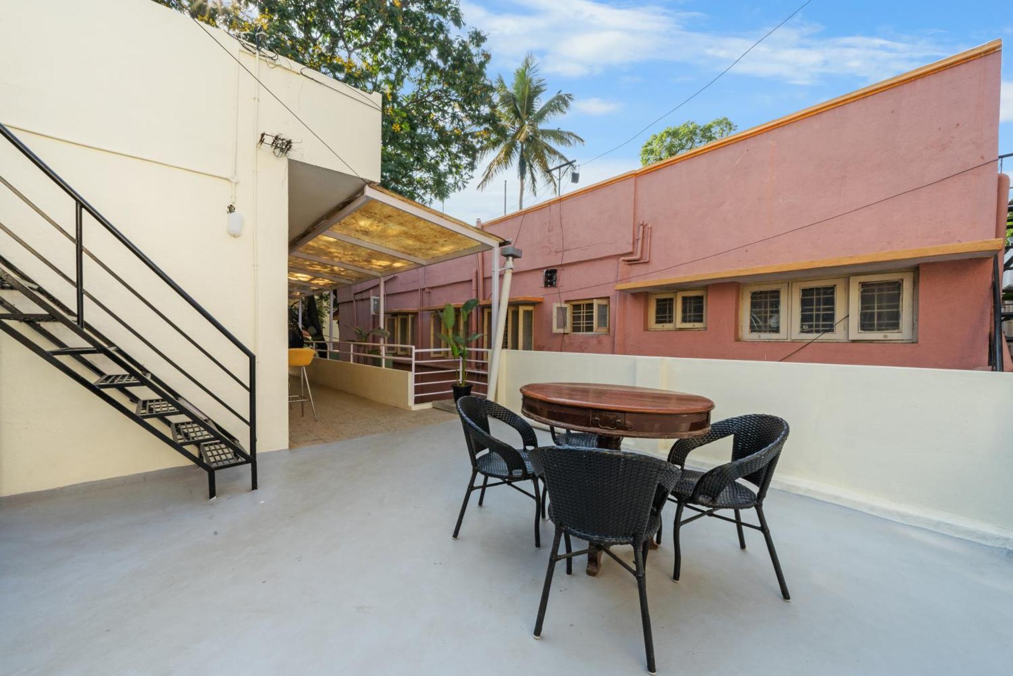 House Of 2 Tress Penthouse Villa Bangalore Exterior foto